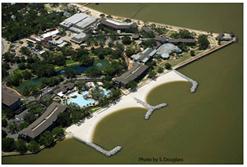 Figure 7.23. Constructed pocket beach stabilized with a T-head groin breakwater system (Point Clear, Alabama).